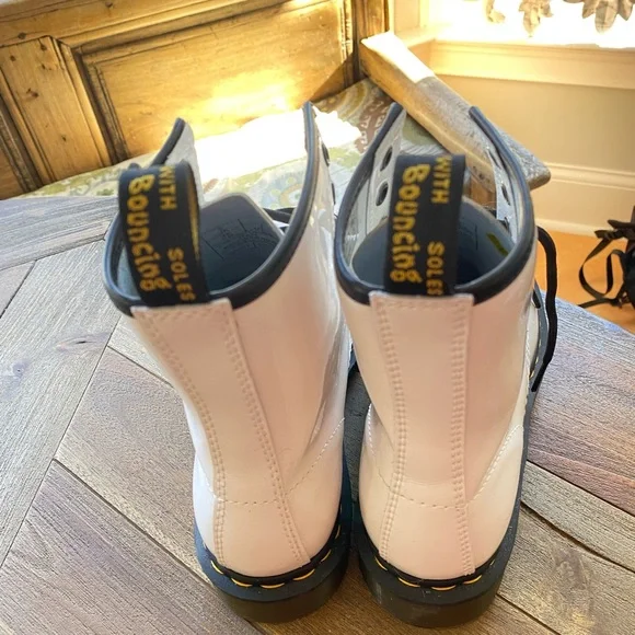 Dr. Martens Womens patent boot - white - Picture 4 of 5